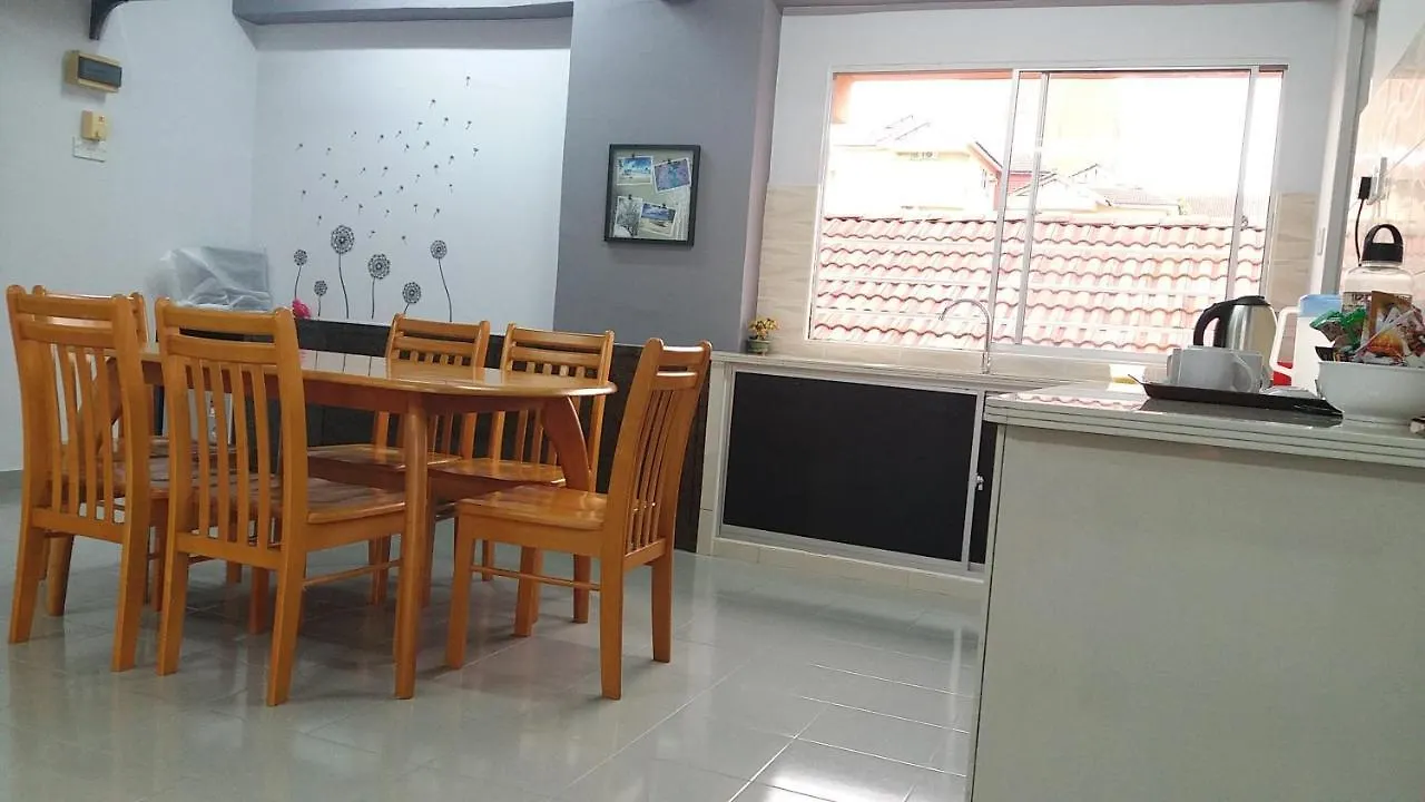 Coastside Homestay George Town Apartment